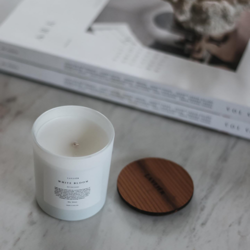 Lavliér White Bloom tuoksukynttilä